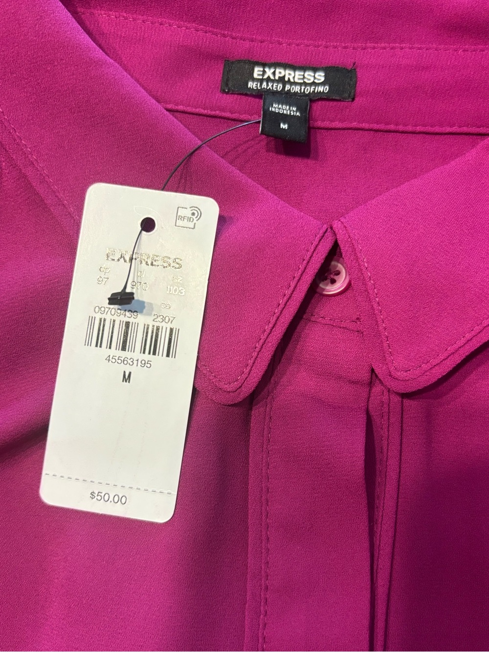 NWT Express Women’s Relaxed Portofino Magenta Button Up Blouse Shirt Size M - Picture 3 of 6
